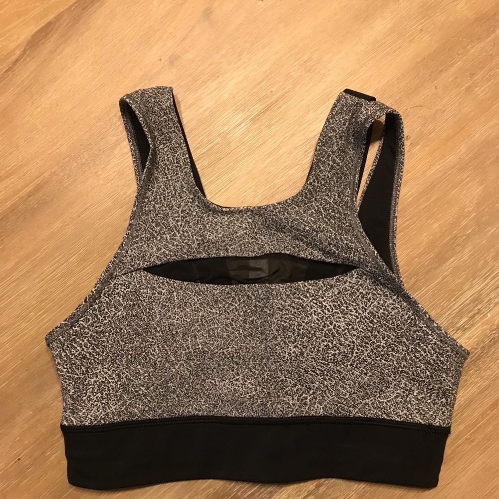 Lulu lemon sports bra